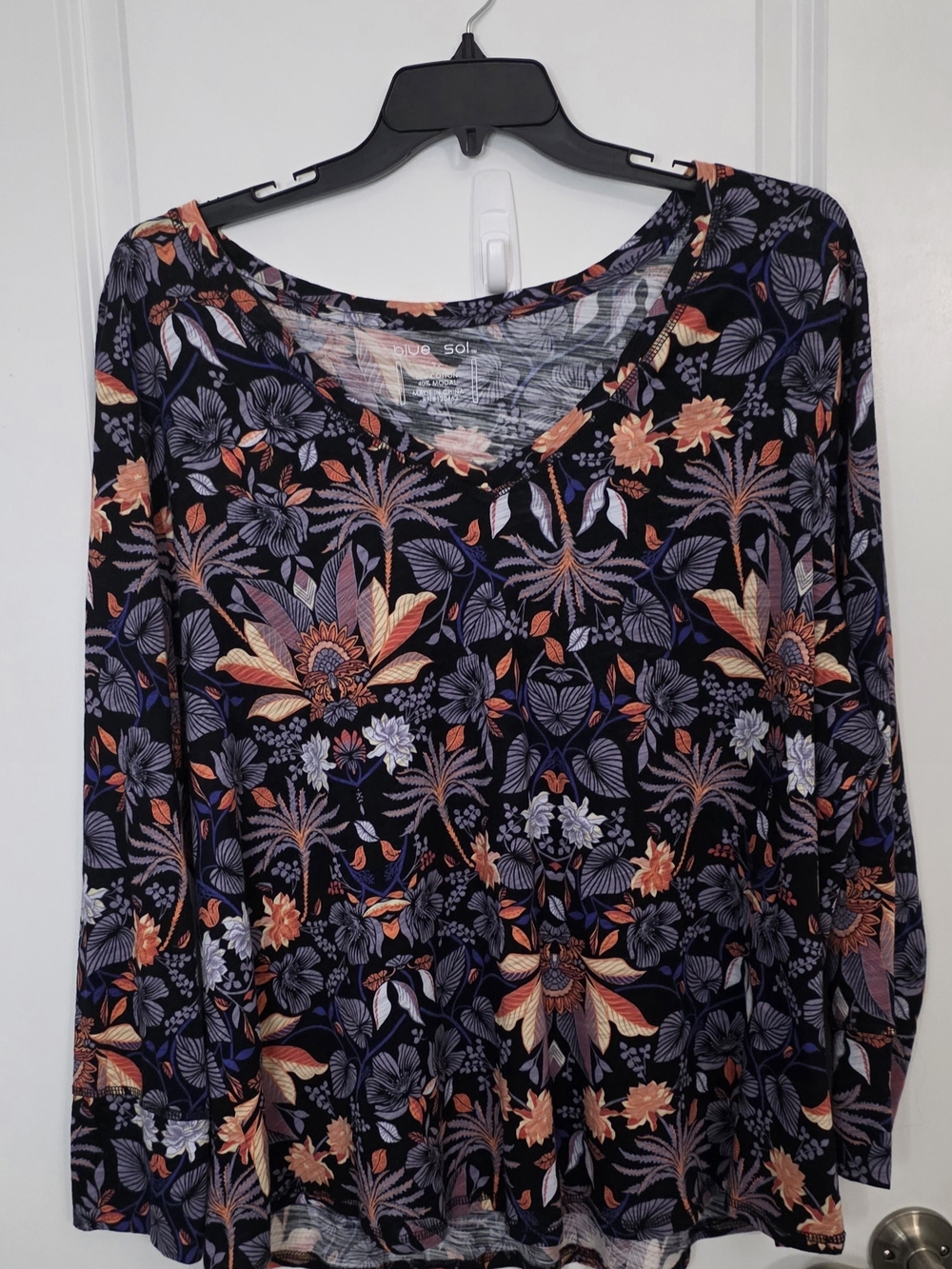 Allude Sol Black Floral V-Neck Long Sleeve Top - Coral & Lavender Floral